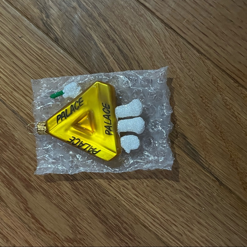 palace christmas bauble